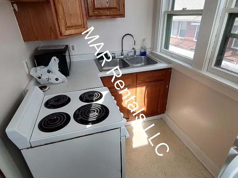 299 Capital Ave NE #B1 — Photo 3