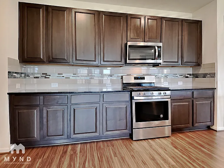 1706 Claire Creek Ct — Photo 6