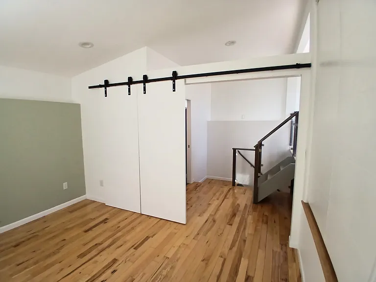 1 Hemstreet Ave — Photo 29