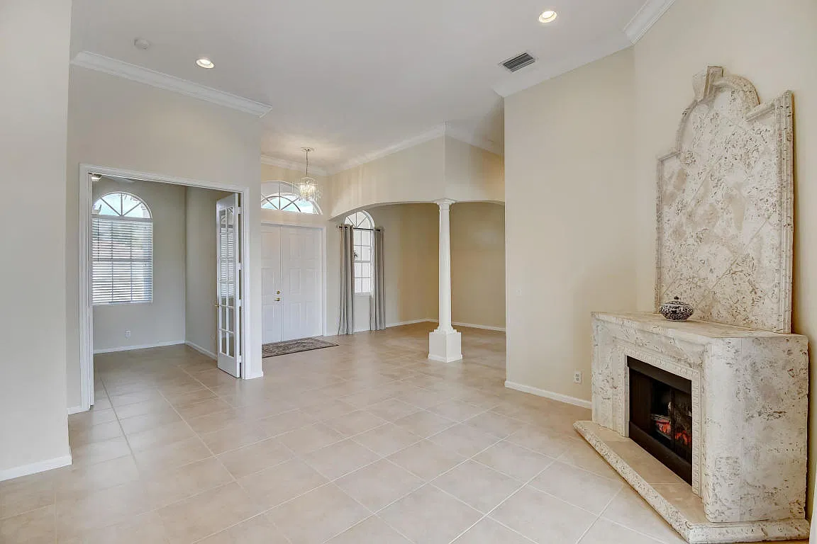 4 bed, 3.0 bath, 3120 sqft, $6,200 — Photo 4