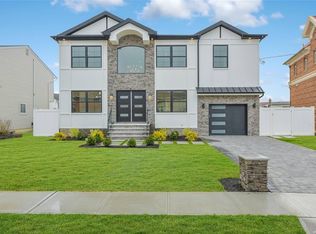 3059 Driftwood Ln, Bellmore, NY 11710