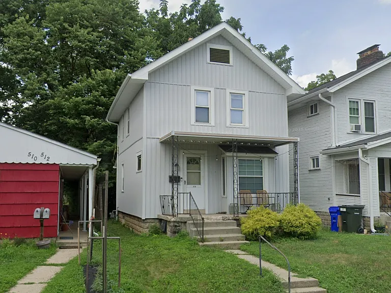 514 Clinton St — Photo 1