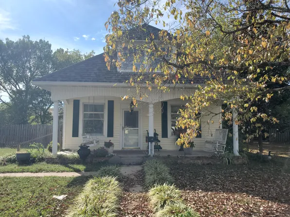 901 Augusta Street, Houston, MO 65483