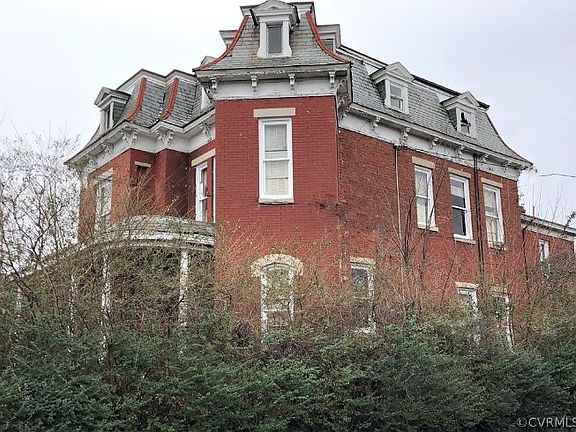 3rd image of 636 S Sycamore St