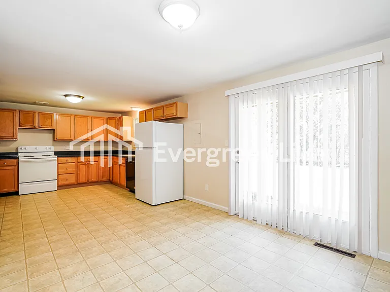 6868 Gilette Dr — Photo 5