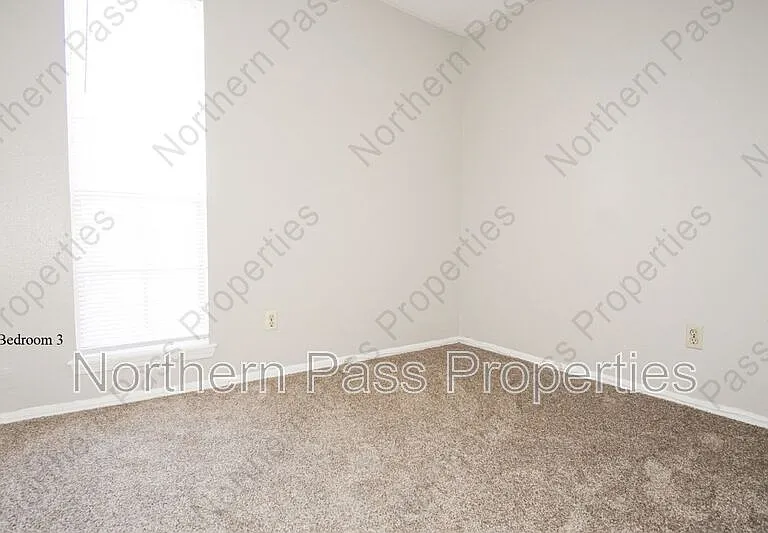 10109 Milan St — Photo 23