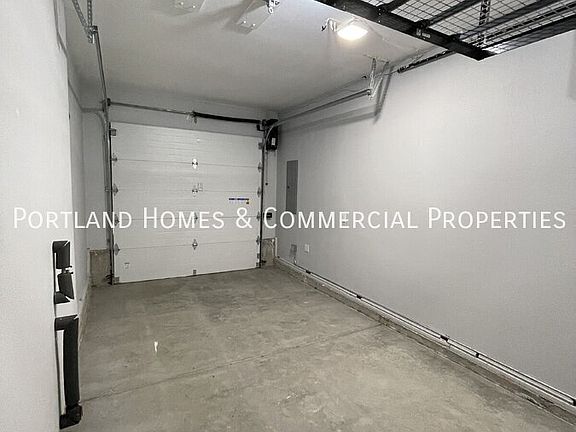 4th image of 8814 N Curtis Ave