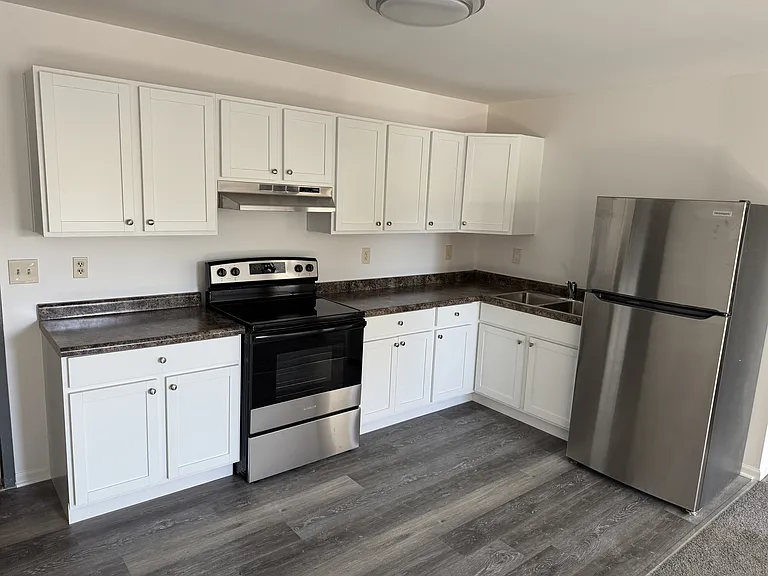 1120 Minns Dr — Photo 1