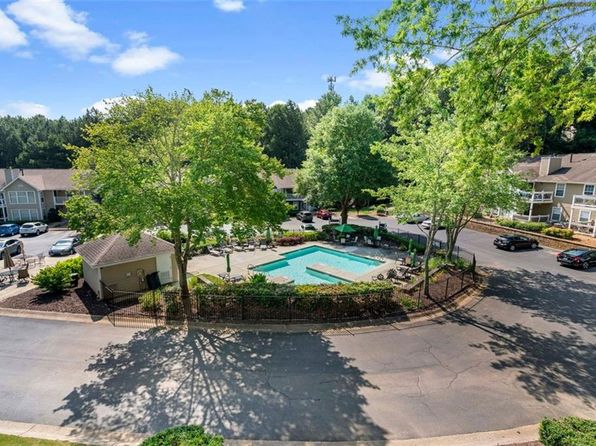 401 Berkeley Woods Dr, Duluth, GA 30096