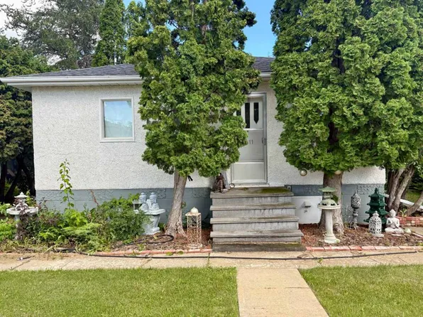 4811 W 52nd St, Innisfree, AB T0B 3T0