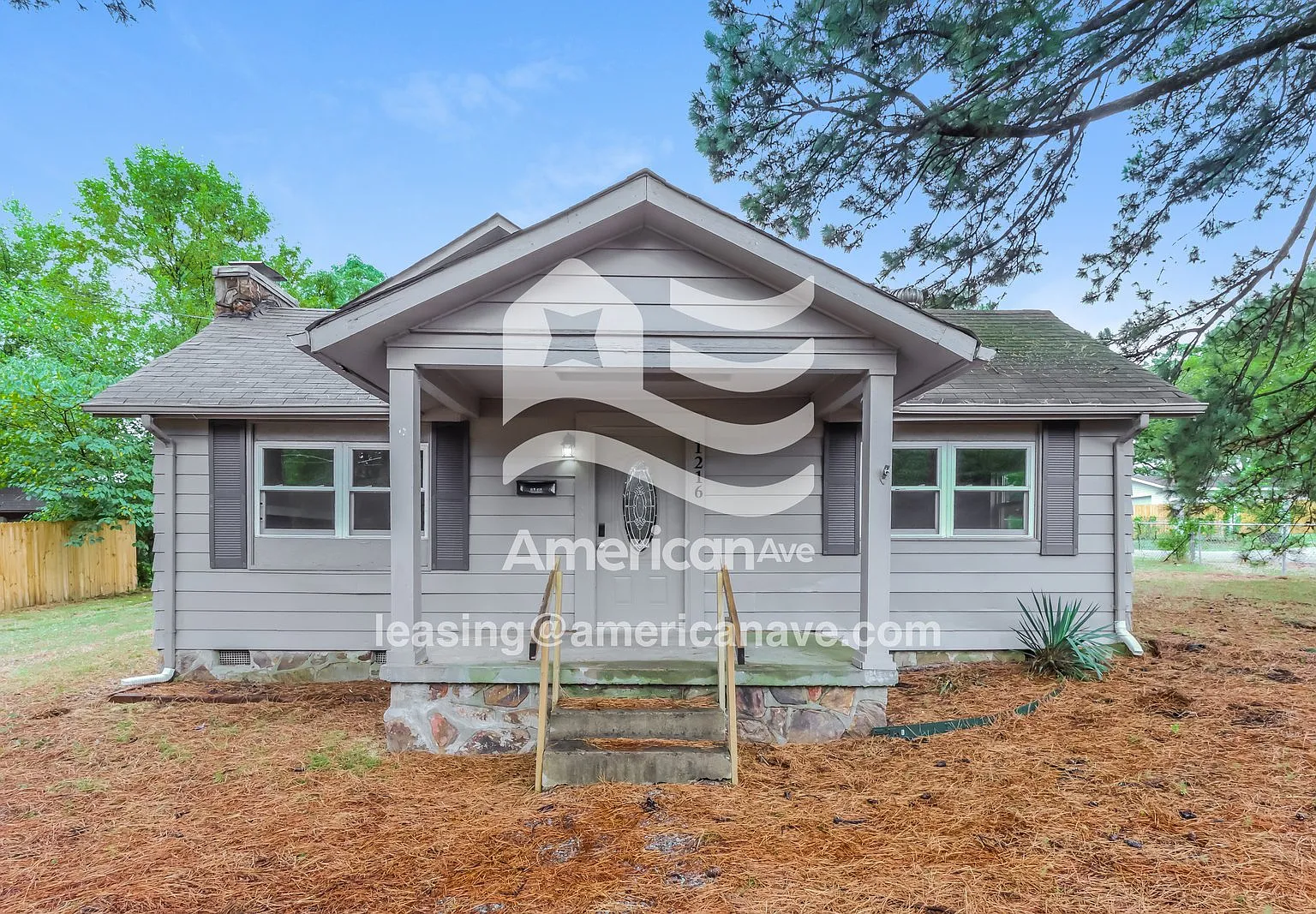 3 bed, 1.5 bath, 1353 sqft, $1,097 — Photo 2