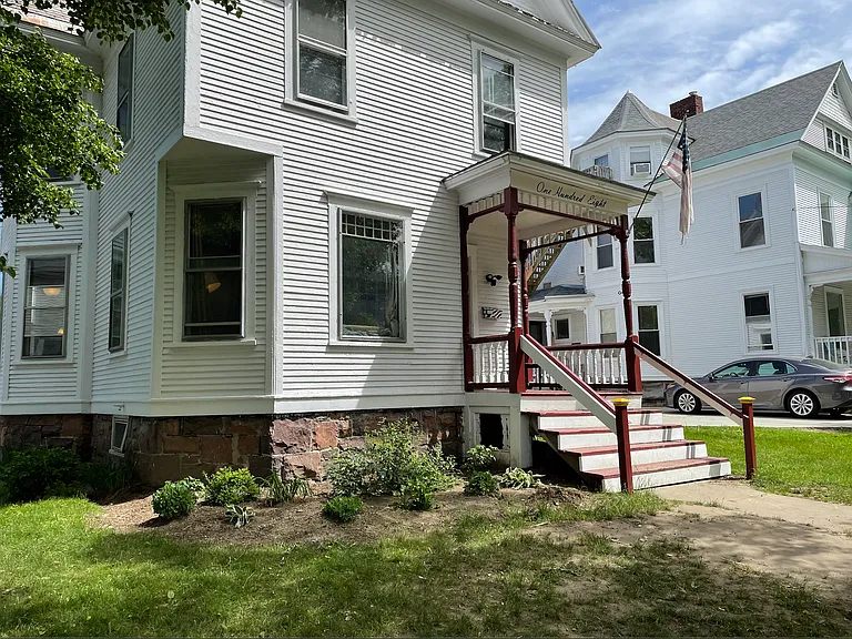 108 Buell St — Photo 1