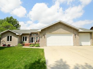 1605 8th St SE, East Grand Forks, MN 56721