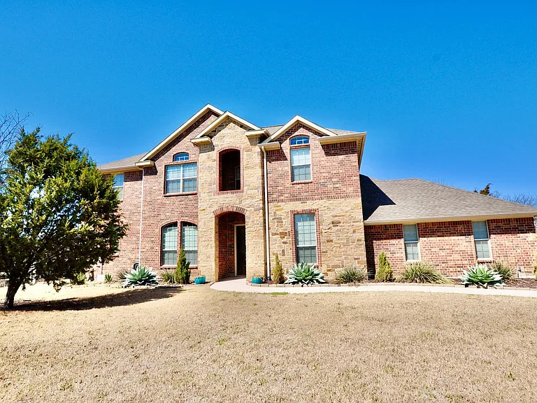 2529 Elk Hollow Ln — Photo 1