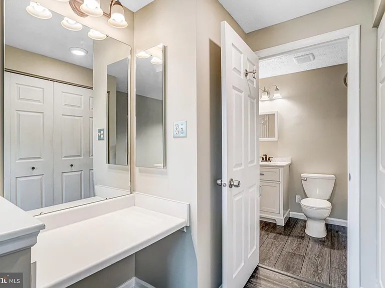 8525 Koluder Ct — Photo 17