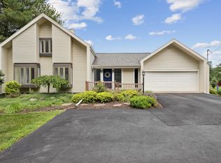 1981 Laraway Lake Dr SE, Grand Rapids, MI