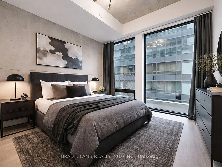 284 King St E #308 — Photo 3