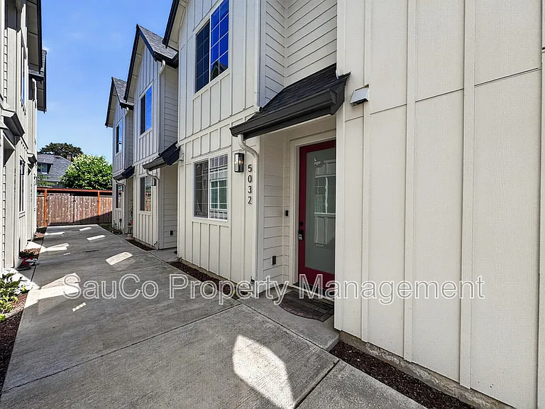 5032 NE 14th Ave #2 — Photo 2