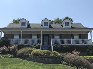 4602 Steep Ridge Ct, Louisville, KY 40299