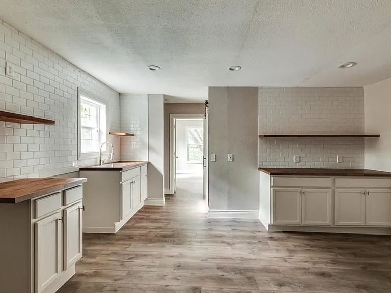 7135 Avenue C #3 — Photo 2