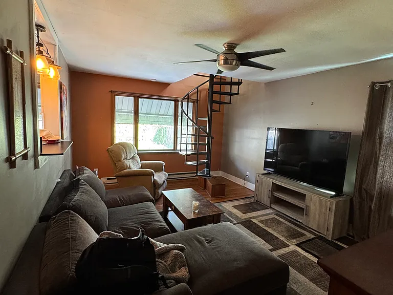 35 Greenwood Pl — Photo 3