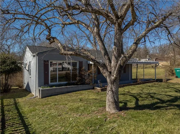 5114 Rockdale Dr, Cross Lanes, WV 25313