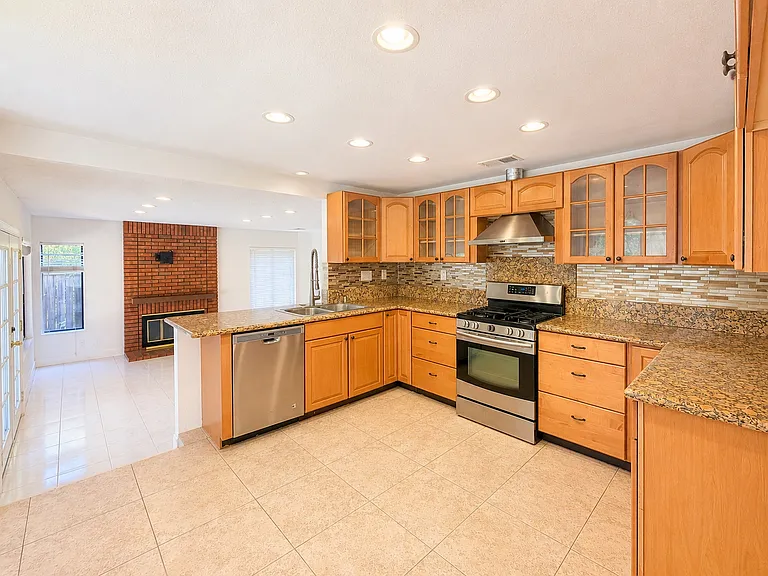 41 Hunter Point Rd — Photo 5