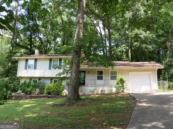 5512 Arrowhead Dr, Acworth, GA 30102