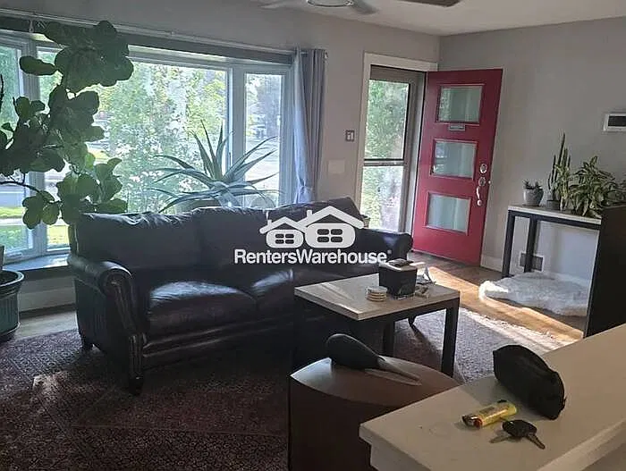3506 S Holly St — Photo 3
