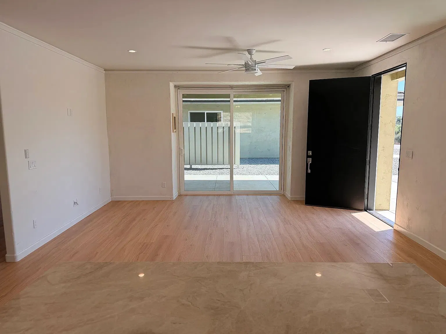 2 bed, 1200 sqft, $2,995 — Photo 2