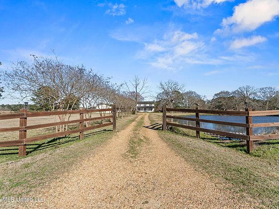 2nd image of 3660 Berwick Cassels Rd