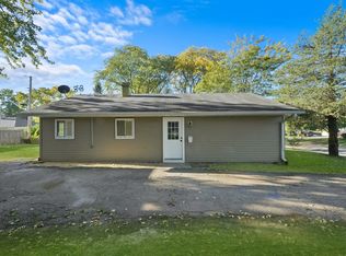 2202 Tepee Ave, Carpentersville, IL 60110