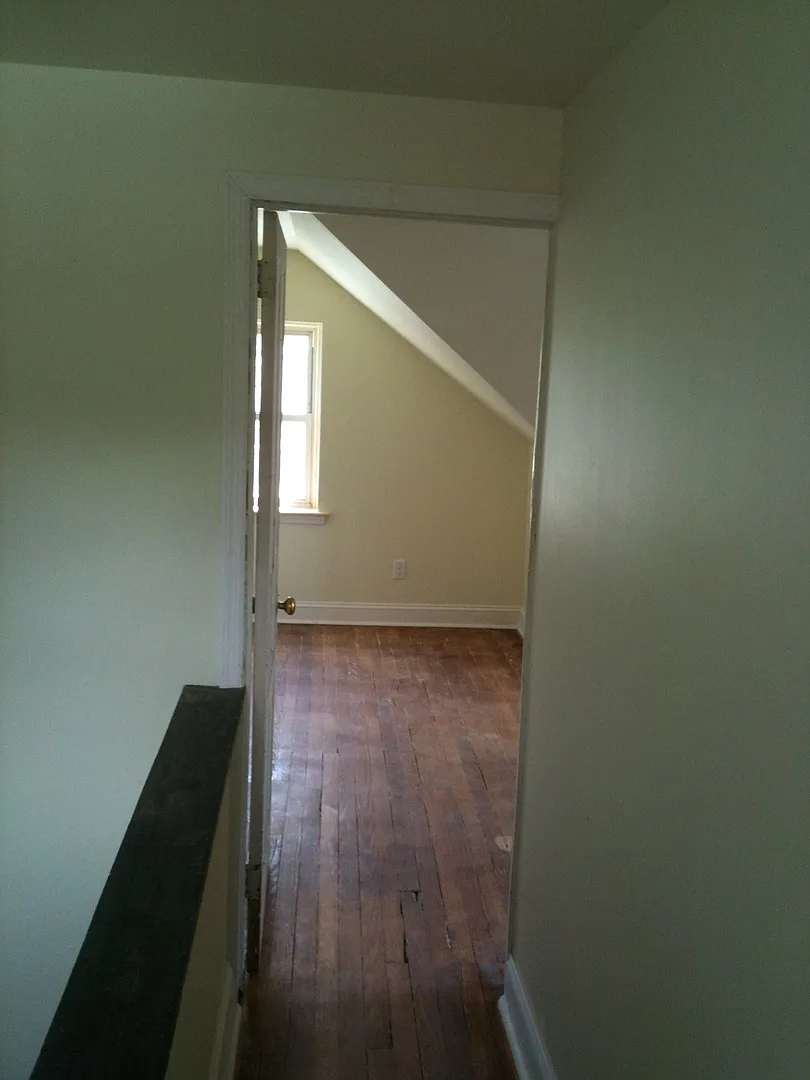 852 Martin Ave — Photo 4