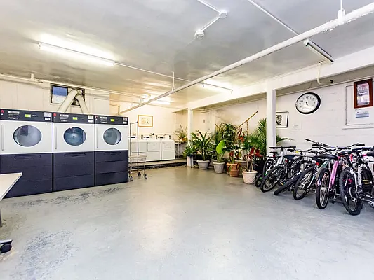 Sold by Re/Max In The City | media 9