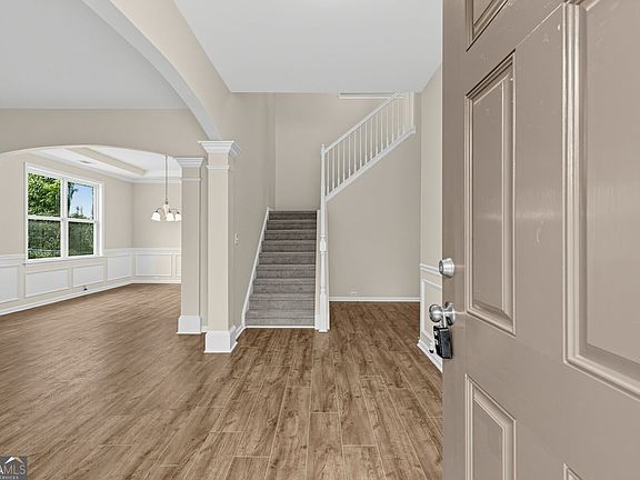 4th image of 6380 Stonelake Dr SW