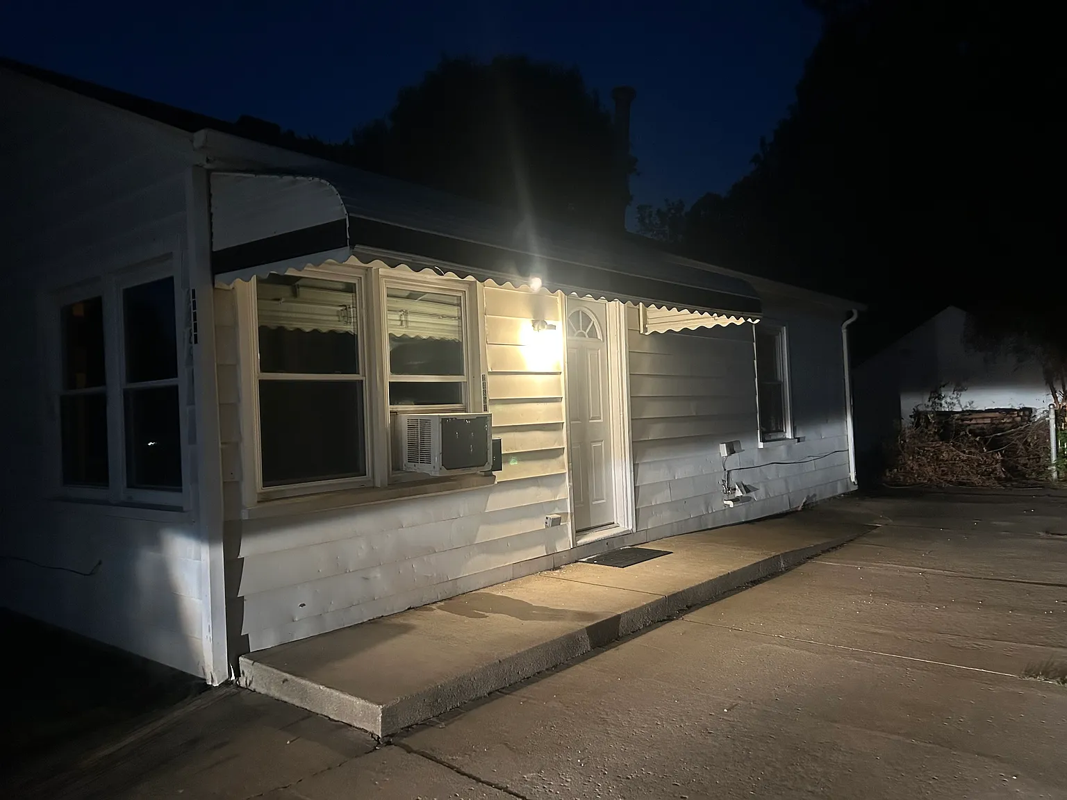 2 bed, 792 sqft, $1,200 — Photo 1