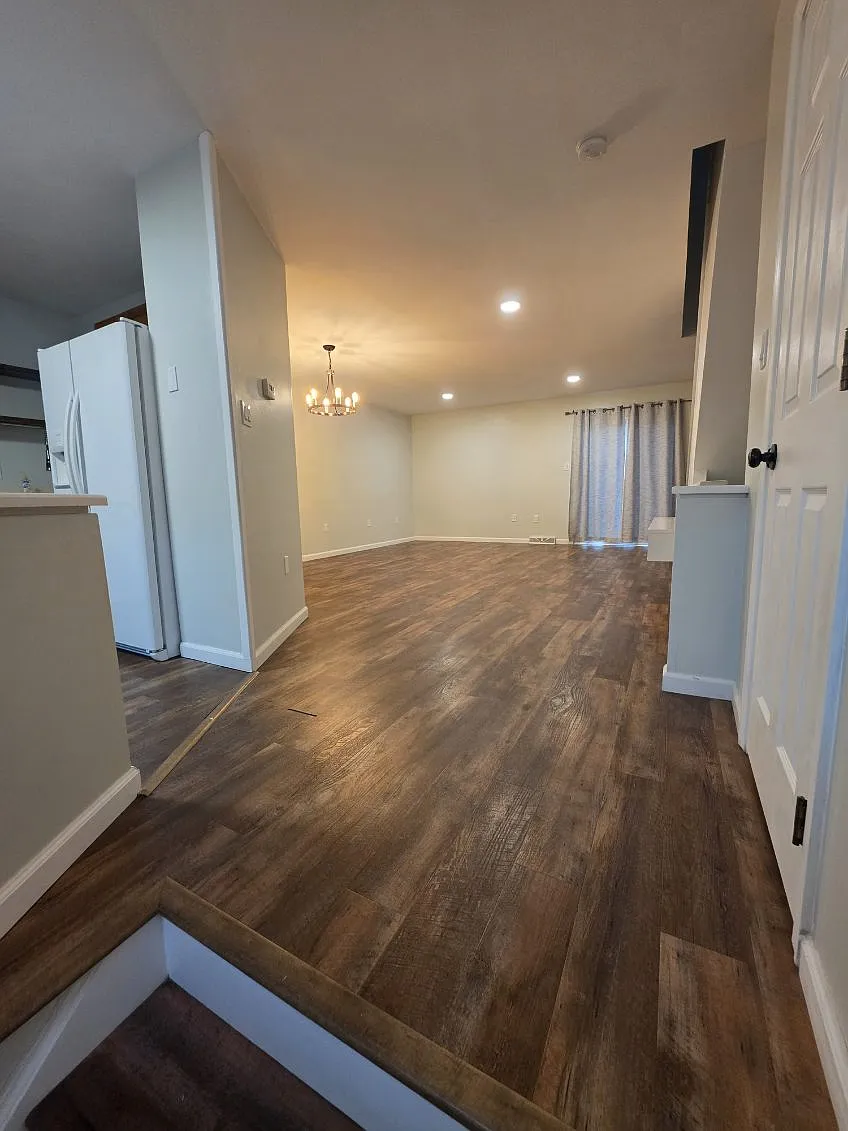 2 bed, 2.5 bath, 1925 sqft, $2,125 — Photo 3