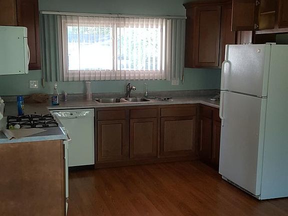 5th image of 630 Evergreen Ln #1