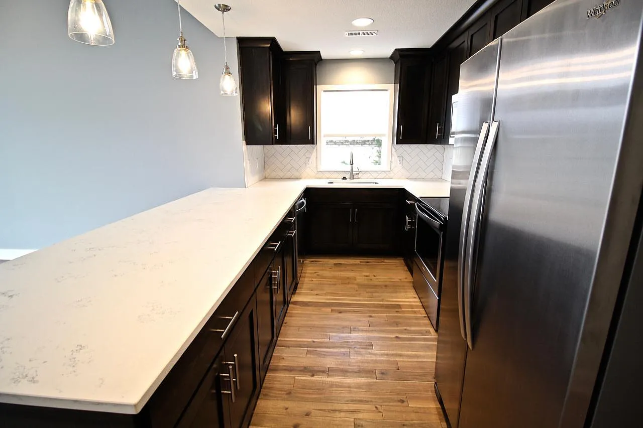 3915 Kenwood Ave — Photo 4