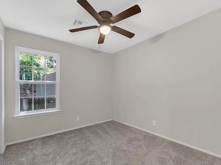1108 W Fredericksburg St — Photo 25