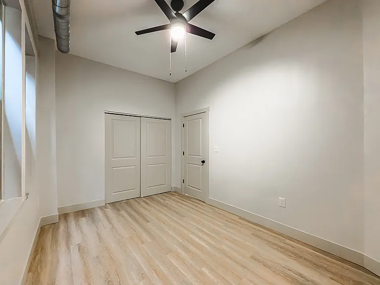 6407 Vine St #1 — Photo 9