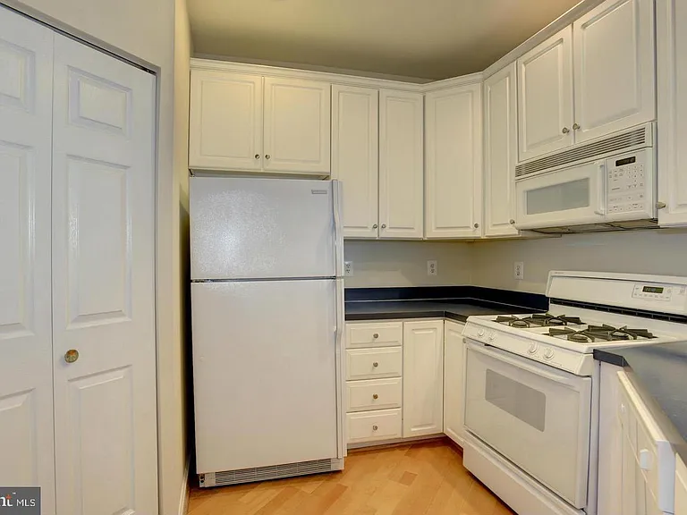 1320 N Wayne St #307 — Photo 10