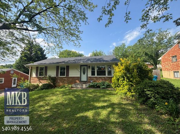 4706 Casper Dr NE