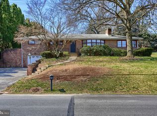 220 Saint Johns Dr, Camp Hill, PA