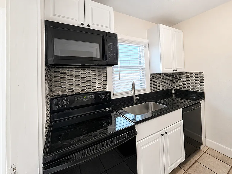 3112 Frazier Ave — Photo 11