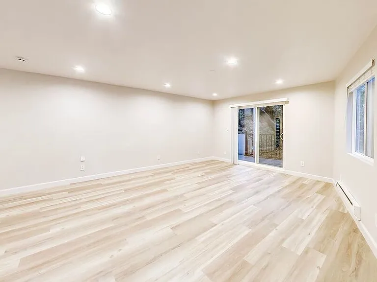 25 Devonshire Blvd #1 — Photo 6