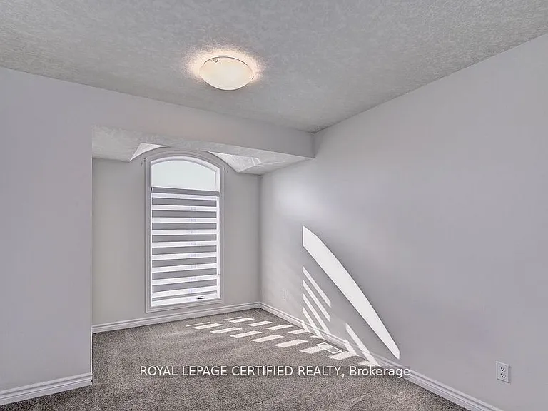 54 Pondcliffe Dr — Photo 10
