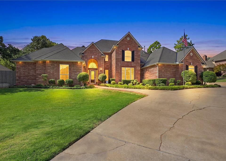 1st image of 2000 E Cambridge Way