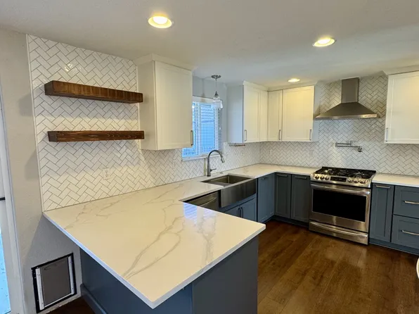 935 Fairfield Cir, Central Pt, OR 97502
