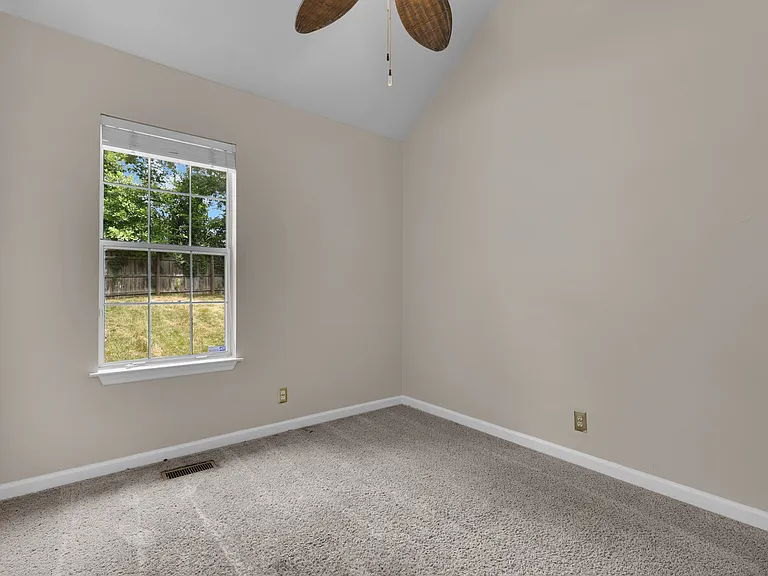 1104 Crestfield Dr — Photo 19
